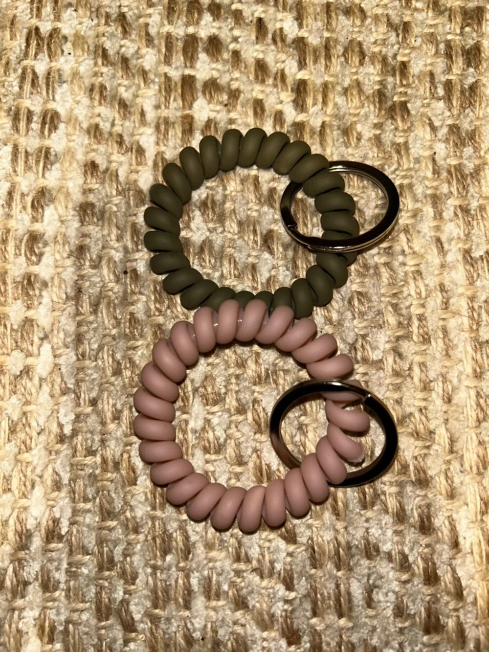 NWOT Coiled Wrist Key Ring Set in Blush Pink & Olive
